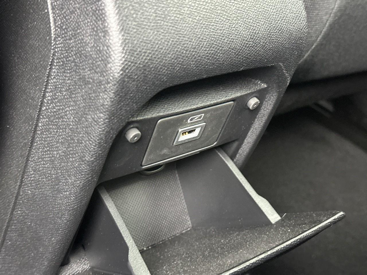 Peugeot 308 puretech 130ch s&s eat8 allure pack — photo 32