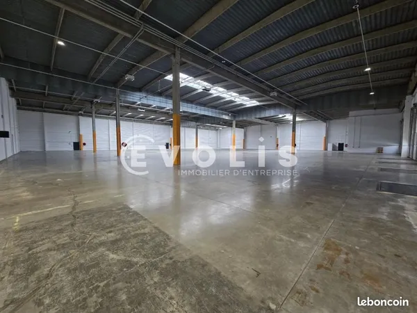 Local industriel 10 162 m²
