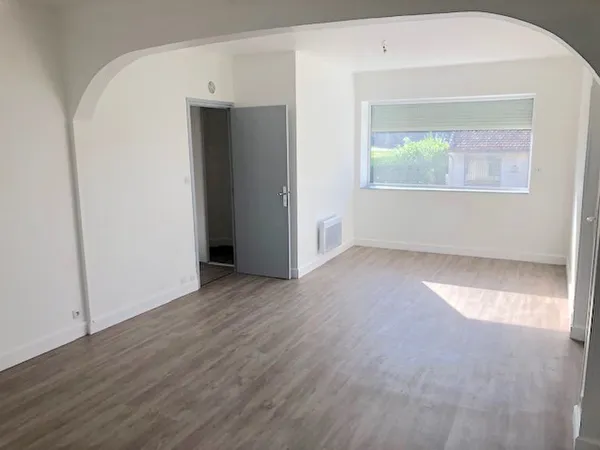 APPARTEMENT T4 AVEC TERRASSE, GARAGE ET PARKING PRIVE