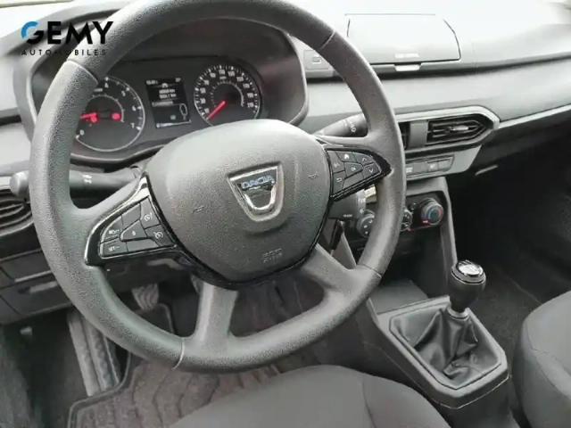 Dacia Sandero sce 65 — photo 13