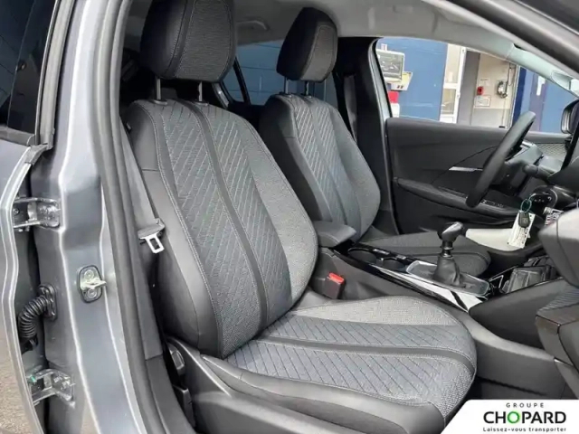 Peugeot 208 turbo 100 ch bvm6 — photo 18
