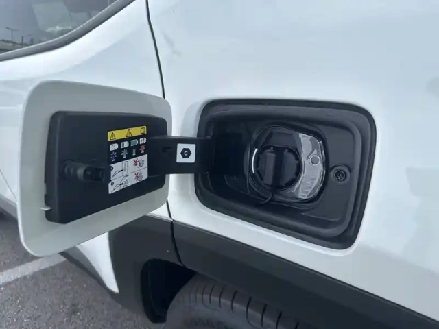 Jeep Renegade 1.3 turbo t4 190 ch phev at6 4xe eawd — photo 10