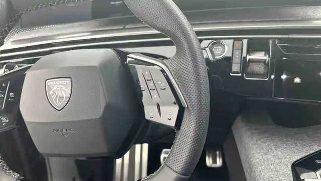 Peugeot 3008 hybrid 145 e-dcs6 — photo 43