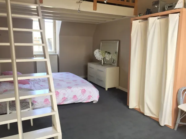 Loue chambre en colocation dans maison - 200 m² - centre-ville