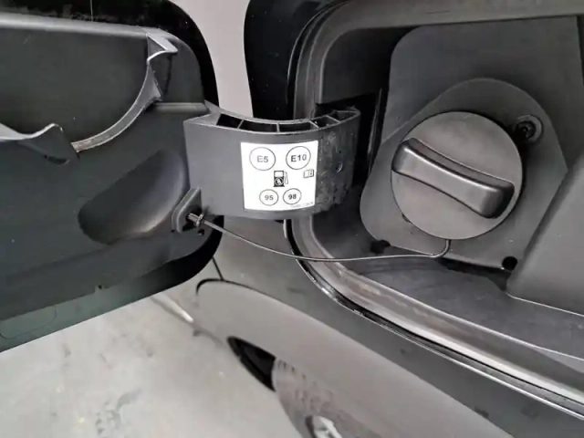 Renault Captur e-tech plug-in 160 — photo 21
