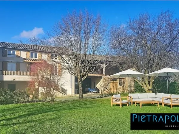 Maison 6 pièces 165 m²
