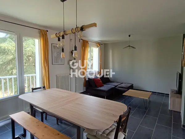 APPARTEMENT T3 LOUÉ AVEC BALCON, CAVE ET STATIONNEMENT À BOURGOIN-JALLIEU