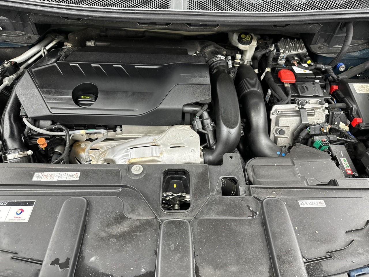 Peugeot 3008 hybrid 225 e-eat8 gt pack — photo 13