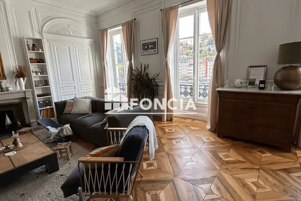 Appartement 4 pièces 140 m²