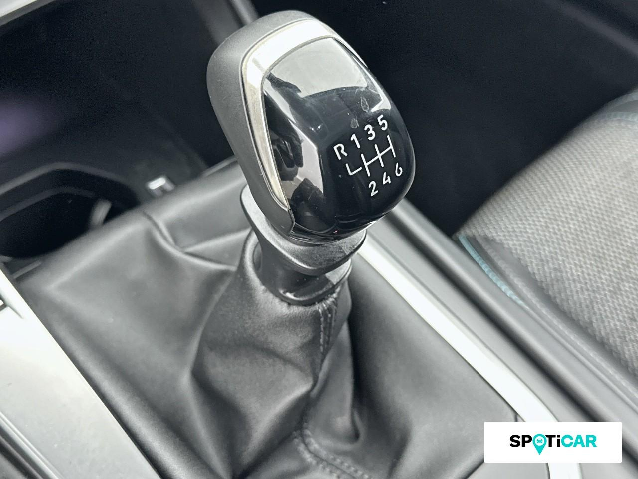 Peugeot 308 sw 1.2 puretech 130ch s&s allure — photo 14