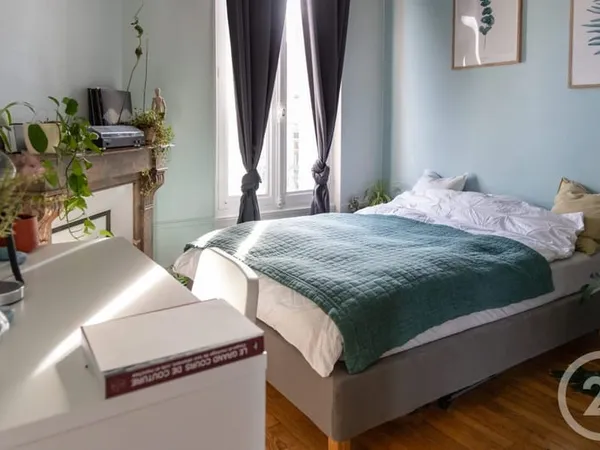 Appartement 1 pièce 90 m²