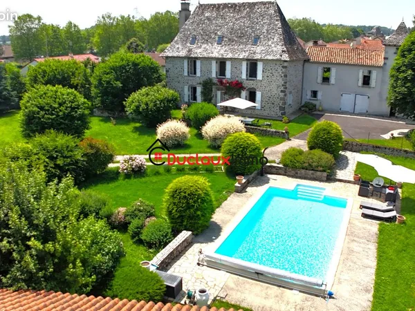 Propriété 7 pièces 230 m²