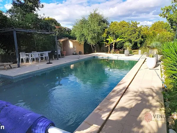 Maison 8 pièces 232 m²