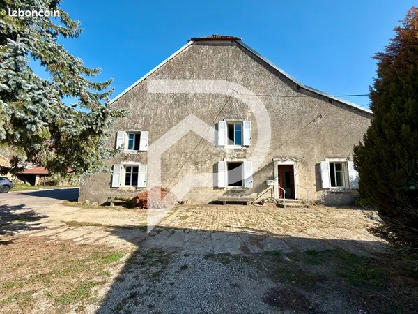 Maison 4 pièces 196 m²