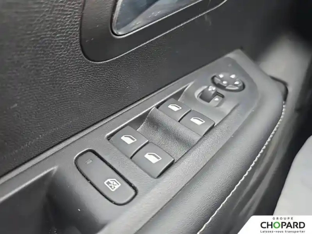 Peugeot 208 hybrid 100 e-dcs6 — photo 14