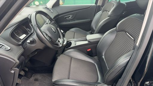 Renault Grand Scenic 1.7 Blue dCi 120 - Intens – 2020 – 112216 km – Diesel – Boîte Manuelle — photo 14