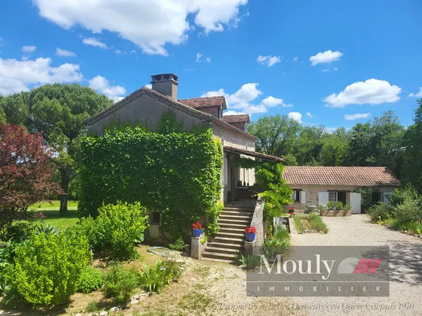 Propriete Avec 3 Gites Tres Proche D'un Des Plus Beaux Village De La Region