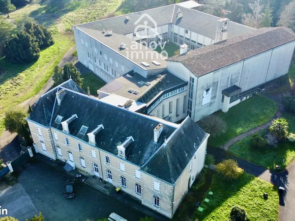 Immeuble 65 pièces 3150 m²