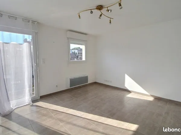 T1 Bis 30m², dernier étage, Place de Parking Incluse