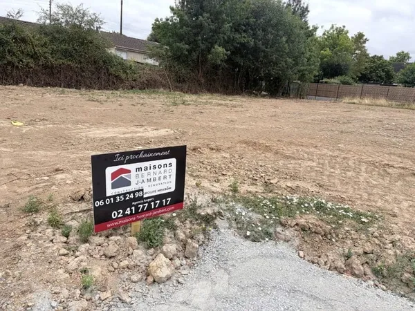 Terrain 244 m²