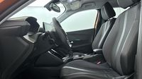 Peugeot 2008 1.2 PureTech 130ch S&S Allure — photo 12