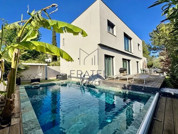 Exclu ! Villa contemporaine T5 de 139m2 avec piscine