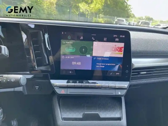 Renault Megane e-tech ev60 220 ch super charge — photo 15