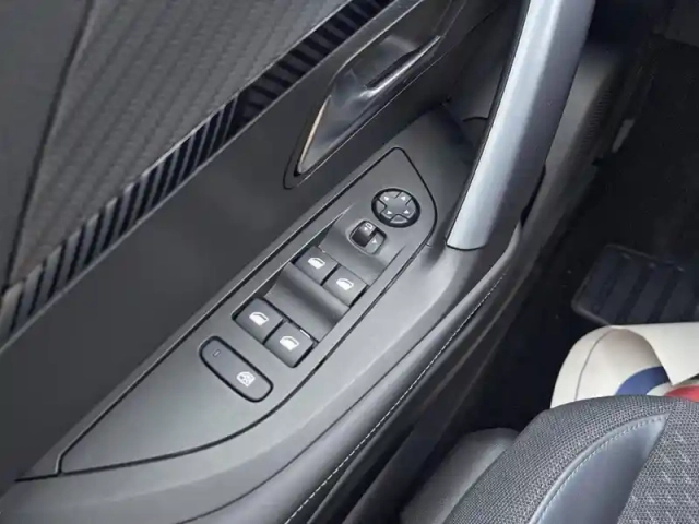 Peugeot 2008 puretech 130 s&amp;s bvm6 allure — photo 7