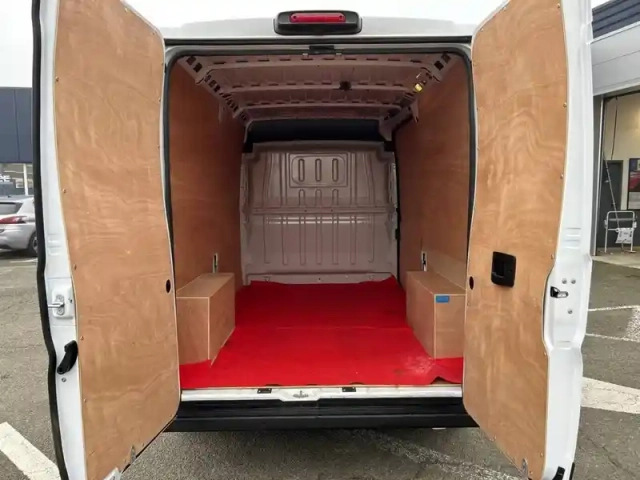Peugeot Boxer fourgon tole 3.3 t l2h2 bluehdi 140 s&amp;s bvm6 — photo 26