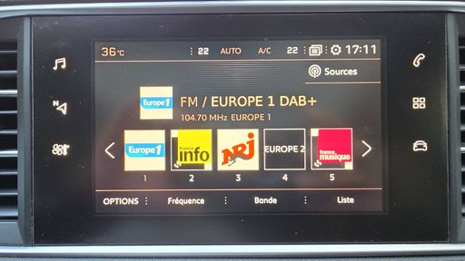 Peugeot 308 2.0 BlueHDi 150 EAT6 - Allure – 2017 – 125532 km – Diesel – Boîte Automatique — photo 11
