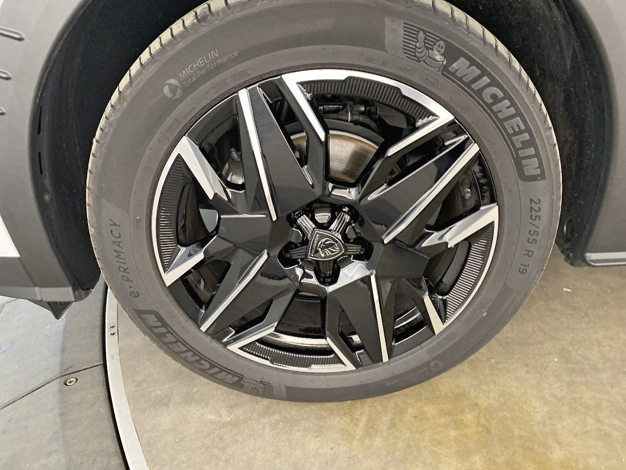 Peugeot 3008 hybrid 145 e-dcs6 allure — photo 11