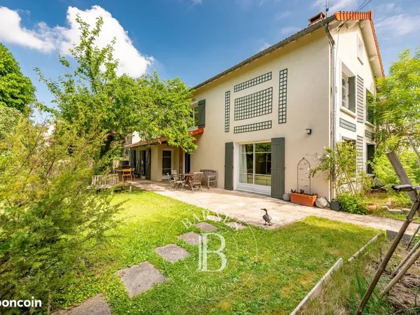 Maison 8 pièces 200 m²