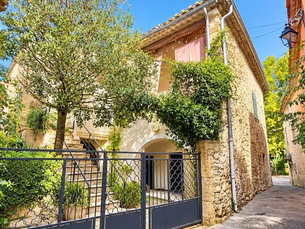 Entre Uzès et Goudargues L'art de vivre méditerranéen, entre charme, lumière et douceur de vivre
