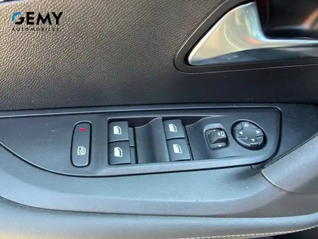 Peugeot 2008 100 s&amp;s bvm6 — photo 12