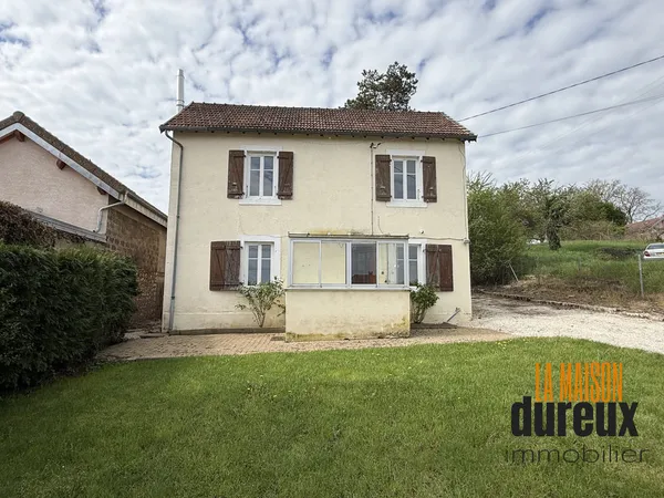 Maison de village à rénover à Savoyeux