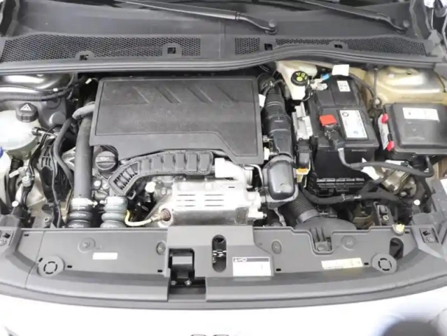 Peugeot 208 1.2 puretech 100ch s&amp;s allure 118g — photo 12