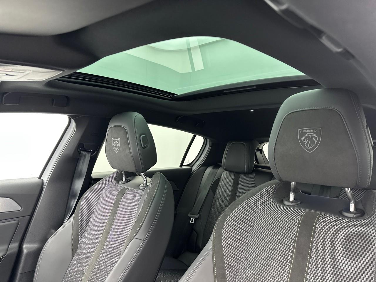 Peugeot 308 hybrid 136 e-dcs6 gt — photo 32