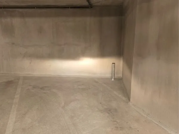 Place de parking en sous-sol sécurisé (proche T6) - Voiture ou moto