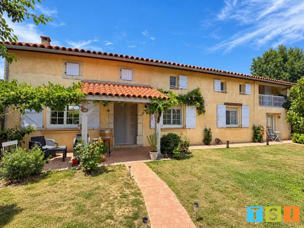 Maison avec dépendances 8 pièces 196 m²