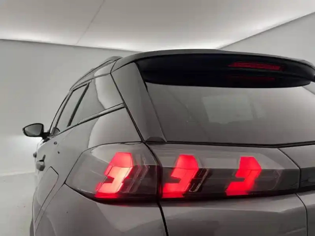 Peugeot 2008 puretech 130 s&amp;s eat8 — photo 124