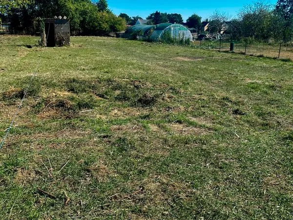 Parcelle de 920 m² avec démolition à prévoir - Premier rideau - 13.38 m de façade - 1 km du centre