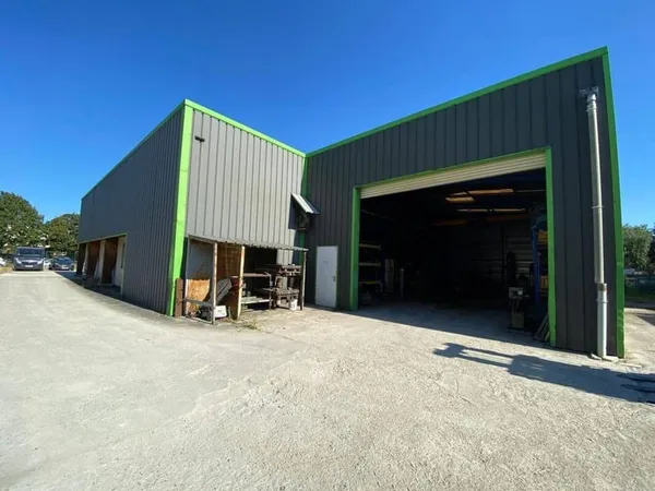Local d'activité 526 m²