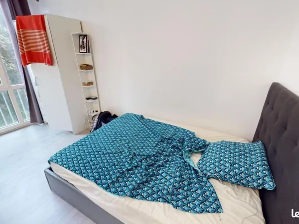 Chambre 5 pièces 56 m²