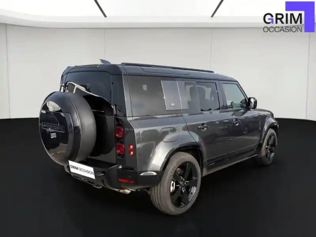 Land Rover Defender 110 p400e phev bva8 x-dynamic — photo 2