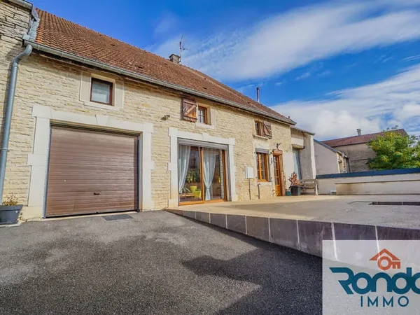 Maison 10 pièces / 4 chambres / 197 m2 / 1170 m2 + garage +