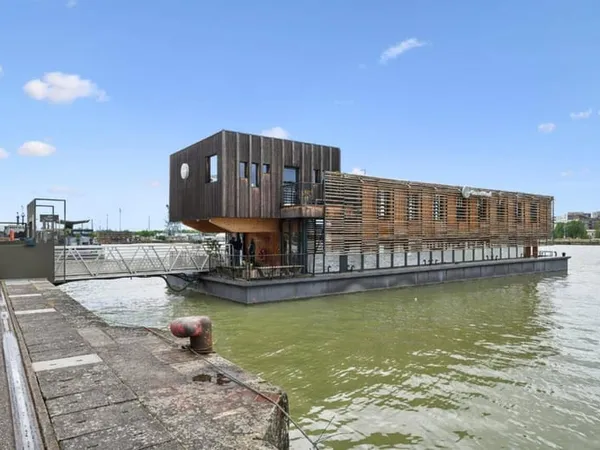 Bureaux 381 m²