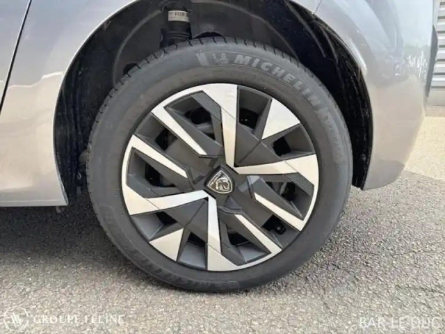 Peugeot 208 e- 136ch style — photo 11