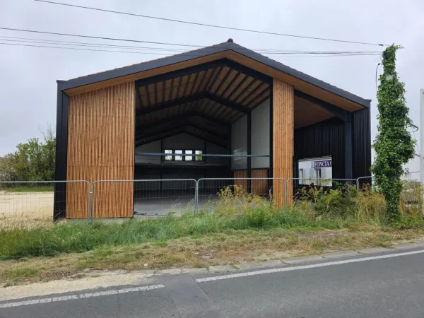 Commerce 2 pièces 296 m²