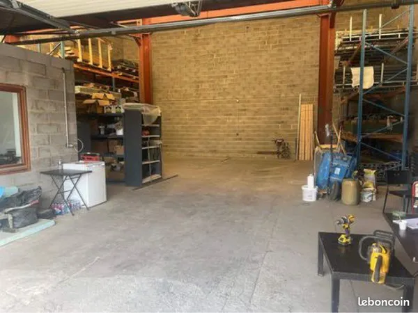 Local d’activité et entrepôt Location Bischwiller  185m² 1100€