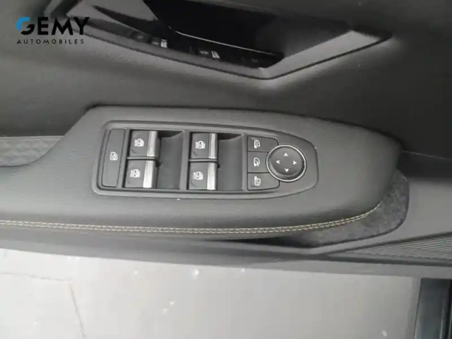 Renault Megane e-tech 220 ch autonomie confort gsr2 — photo 47